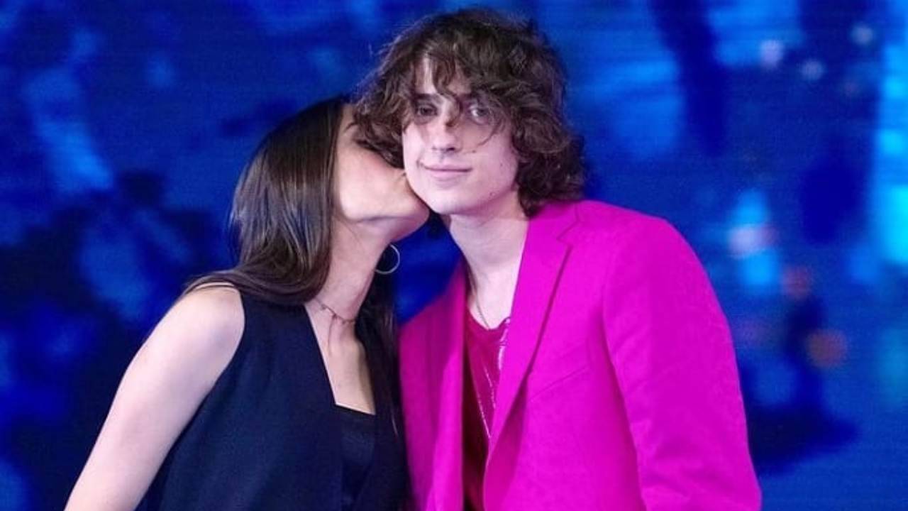 Amici: Sangiovanni e Giulia mandano in tilt per le foto insieme-Cosa succede