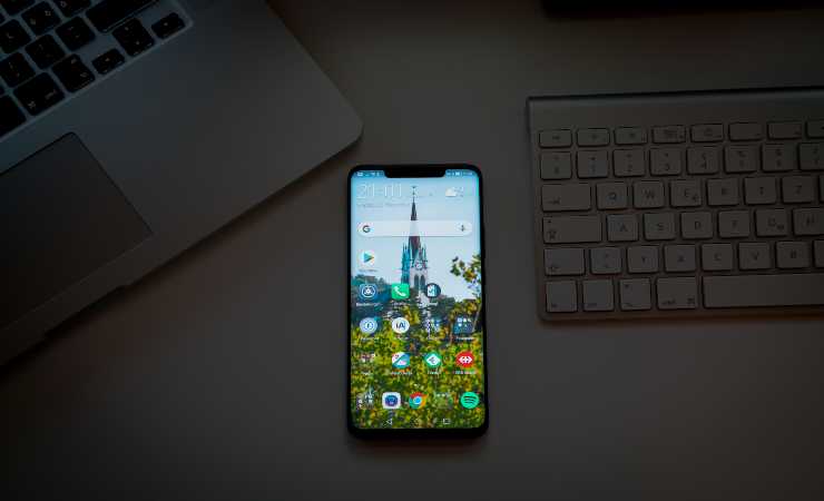 Huawei Mate 20 Pro ricarica inversa (unsplush) (1)