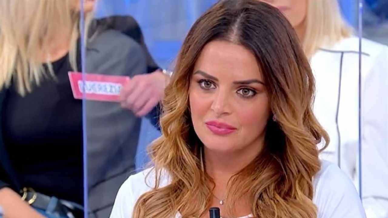 Uomini e Donne: Roberta ha un crollo ed abbandona i social- Cosa succede