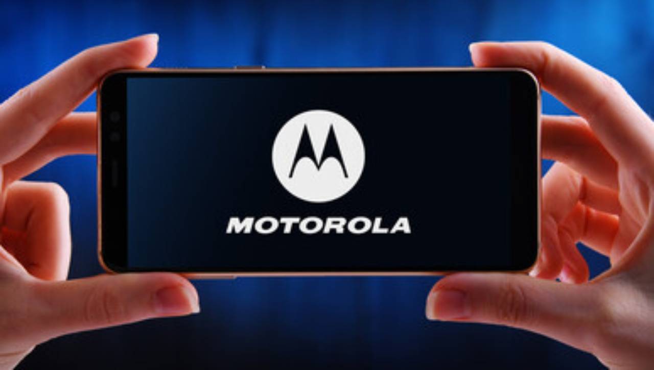 Motorola svela il suo top di gamma: Edge 30 Ultra, un mostro di potenza