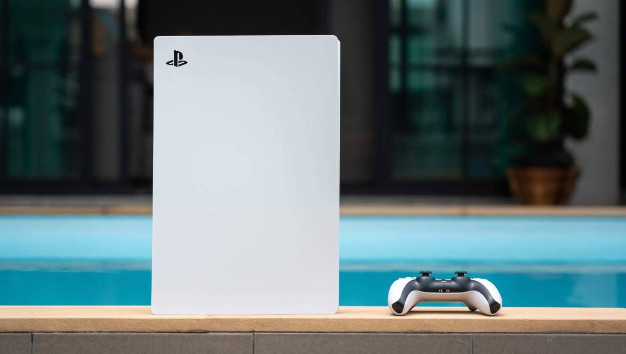 Corriere non consegna le PS5 e decide di rivenderle, un affare incredibile