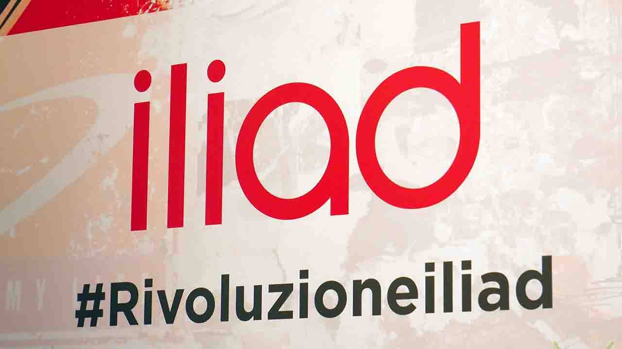 iliad logo up 20122021 - Androiditaly.com