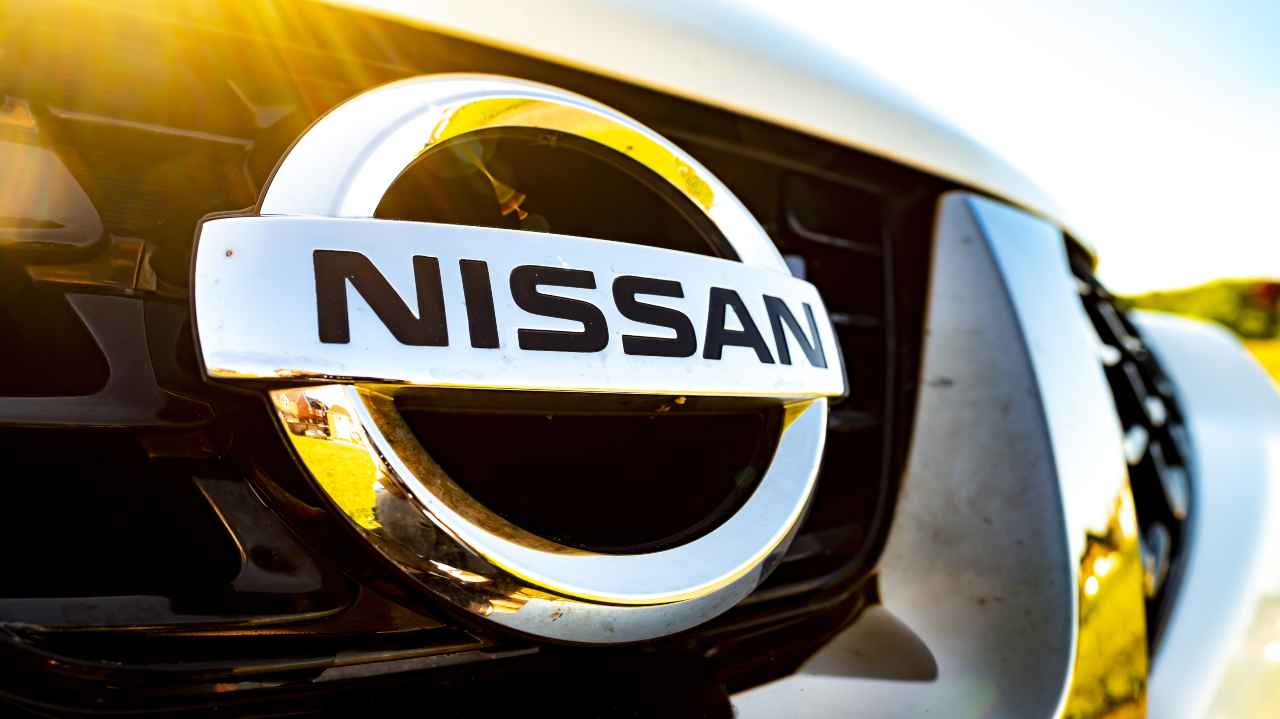 Nissan è la prima ad abbattere il costo delle batterie allo stato solido a soli 75 $/kWh