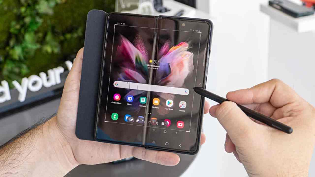 Samsung non si ferma: trovato il modo per dotare i suoi Foldable (Z Flip compreso) di S Pen