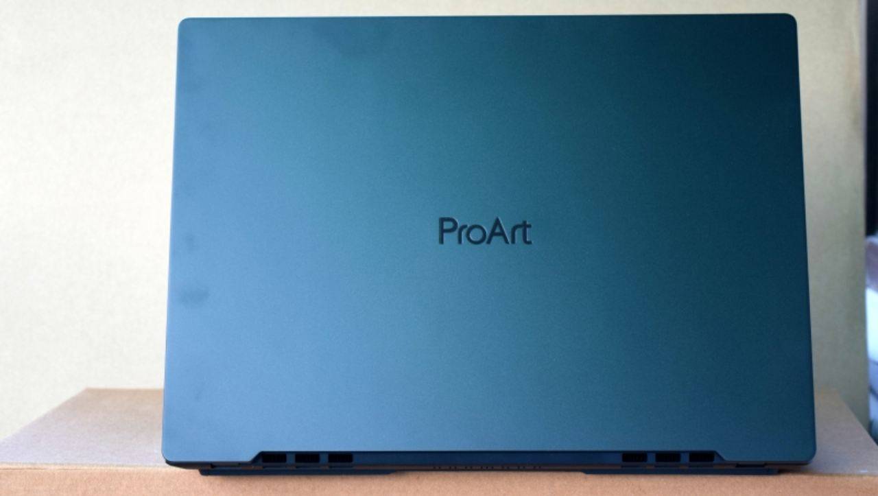 Arrivano gli ASUS ProArt Studiobook 16 OLED e Pro, incredibili portatili high-performance