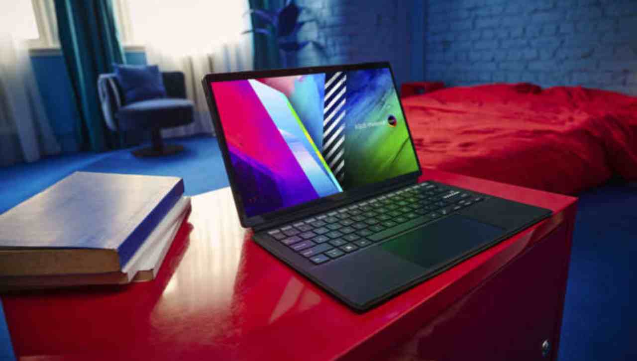 Arriva in Italia Asus Vivobook 13 OLED, un magnifico 2-in-1 con Windows davvero unico