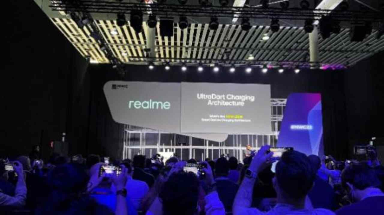 MWC 2022, Realme porta il Book Prime, gli auricolari Buds Air 3 e Q2s finendo con 2 fantastiche Smart TV