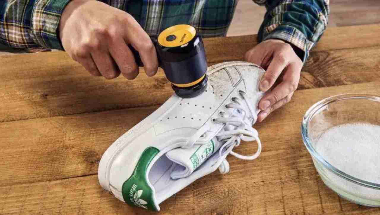 Sneaker sempre pulite e perfette col nuovo Gadget di Philips