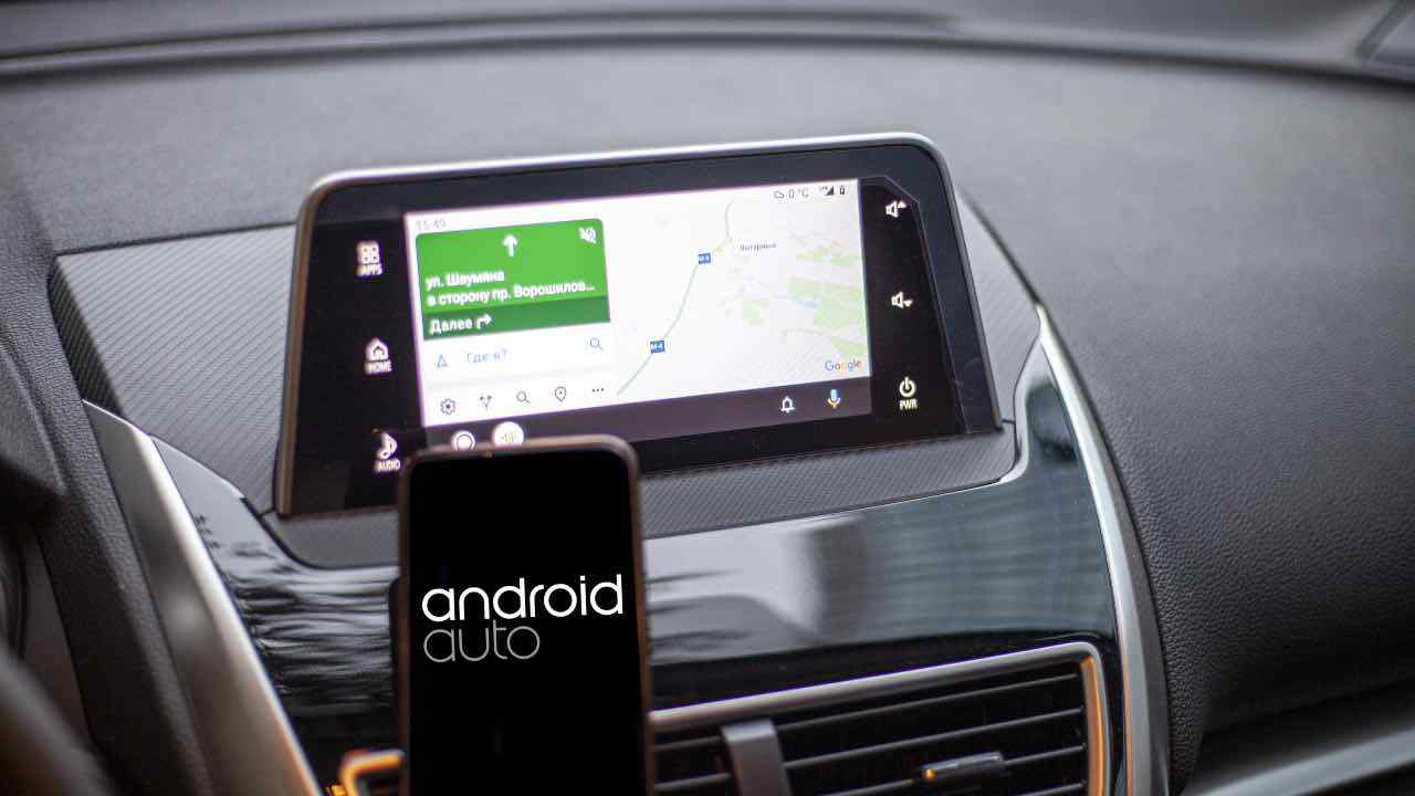 Android Auto, Finalmente arriva una funzione che tanti aspettavano: ora sarà facilissimo anche mentre guidi