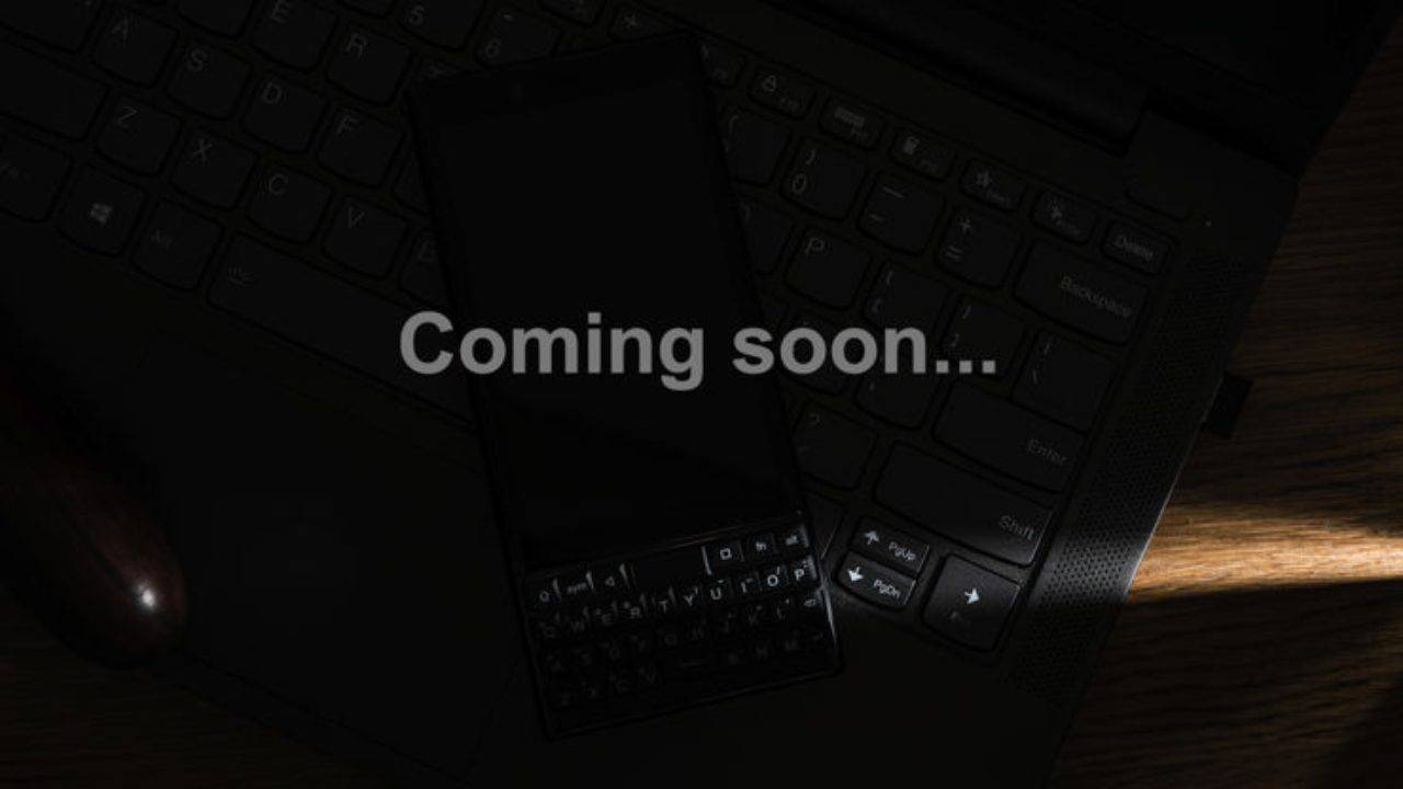Unihertz lancia uno smartphone 5G con tastiera fisica idento ai Blackberry: reggerà la sfida?