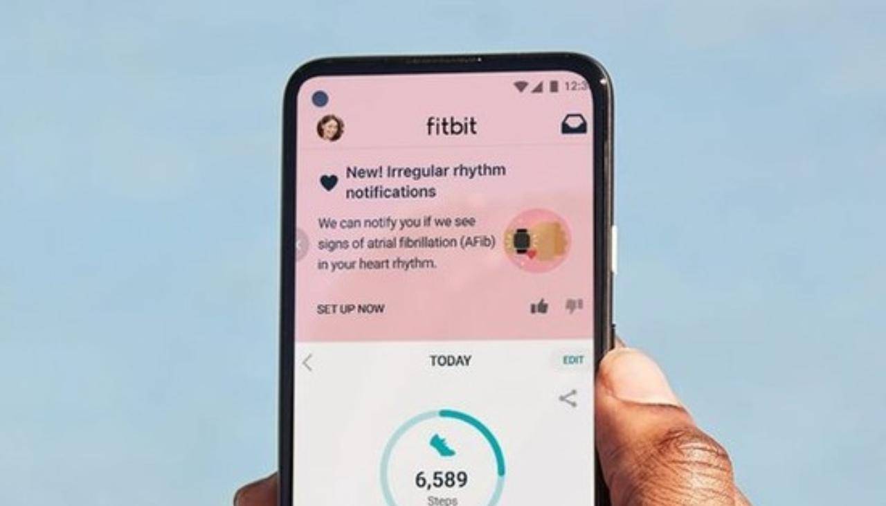 FitBit pensa alla salute cardiaca riuscendo a rilevare la fibrillazione atriale anche in modalità passiva