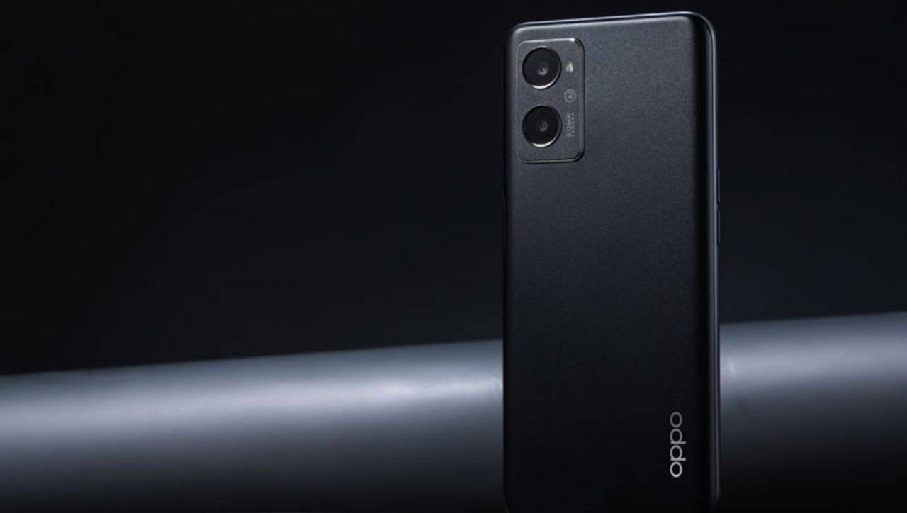 Oppo A96, arriva la fascia media con finiture al top, fotocamera da 50MP, ricarica rapida da 33W e prezzo contenuto