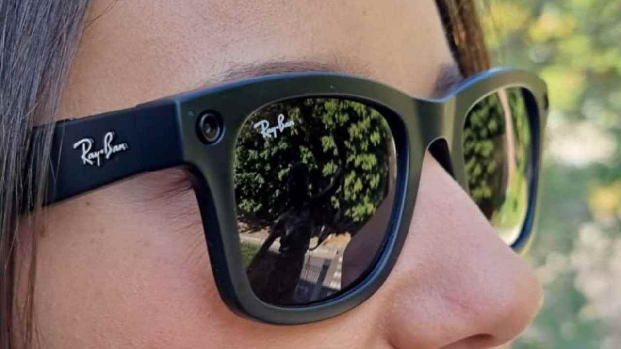 Ray-Ban Stories arriva l'integrazio e per poterli usare con WhatsApp