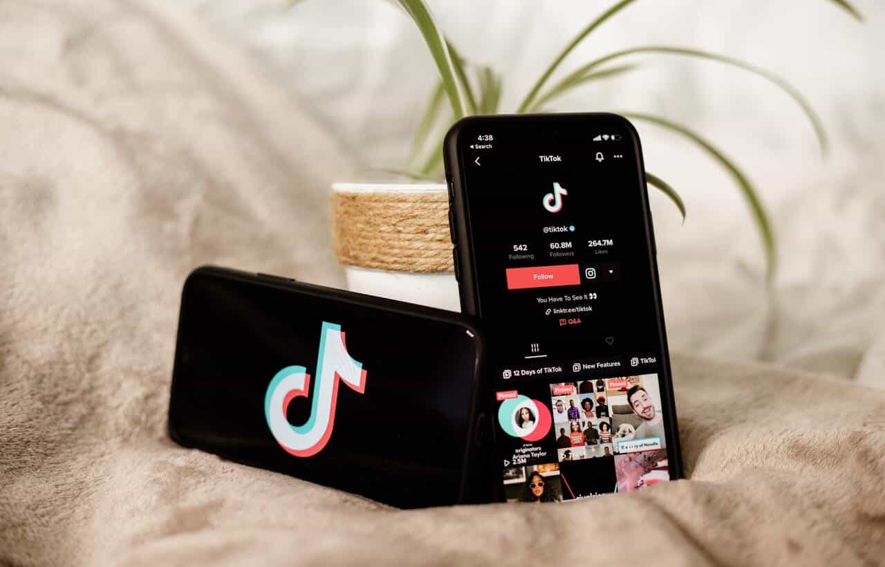 tiktok smartphone