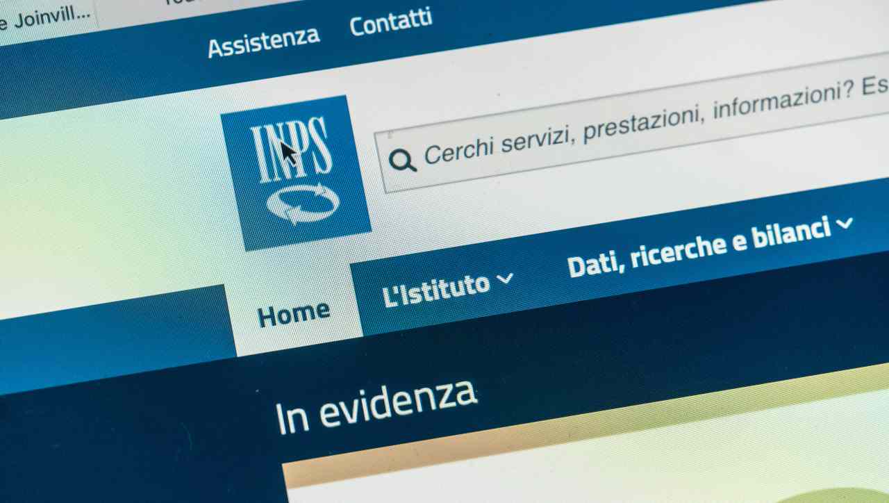 INPS di nuovo nel mirino delle truffe: il link che non deve mai essere aperto fa il giro del web