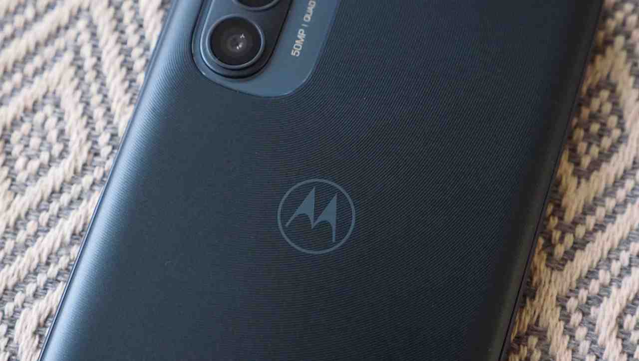 Svelato il primo smartphone con fotocamera a 200 Mp, sarà un top di gamma di Motorola