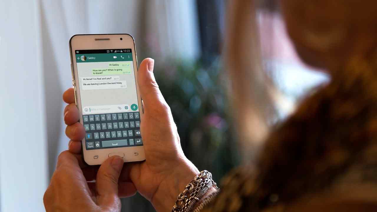 WhatsApp, grande novità: finalmente si potranno trasferire file fino a 2GB e comporre gruppi da ben 512 utenti