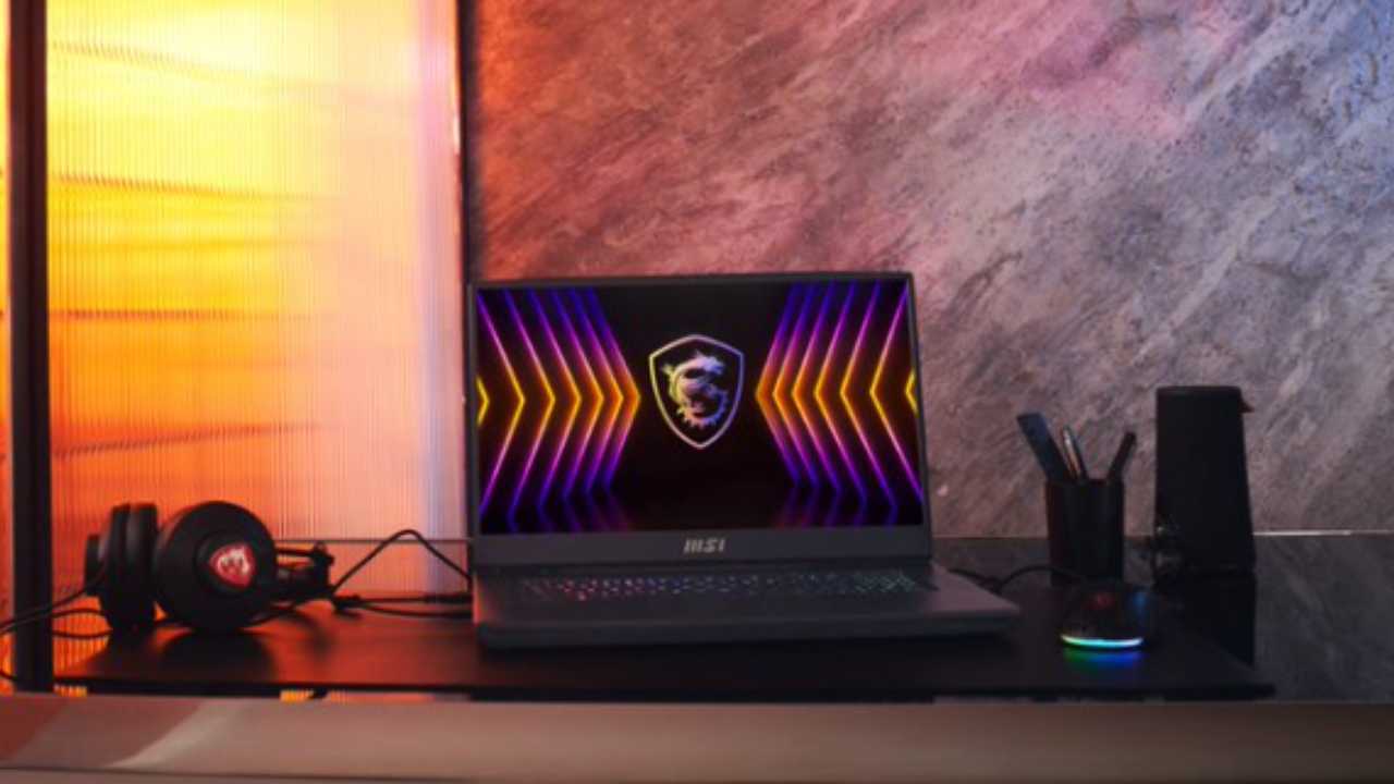 MSI Titan GT77 2