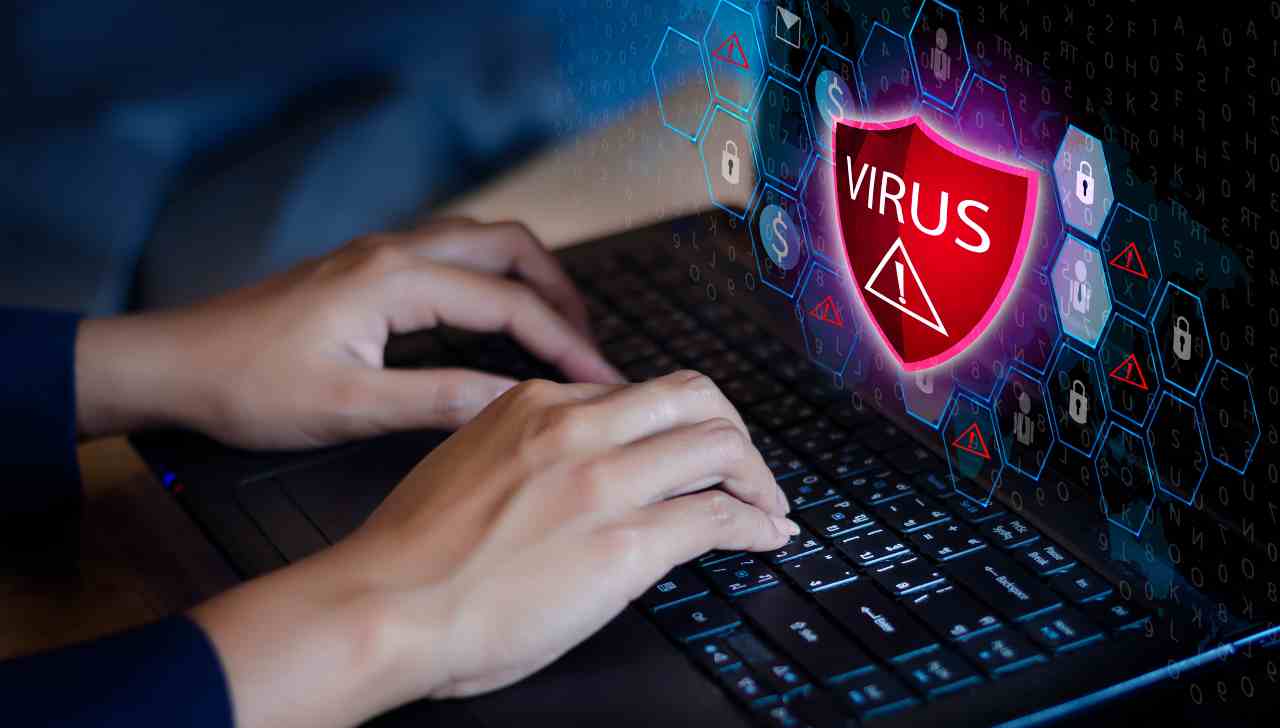 Emotet, il nuovo malware che mette a rischio le carte di credito: come proteggersi