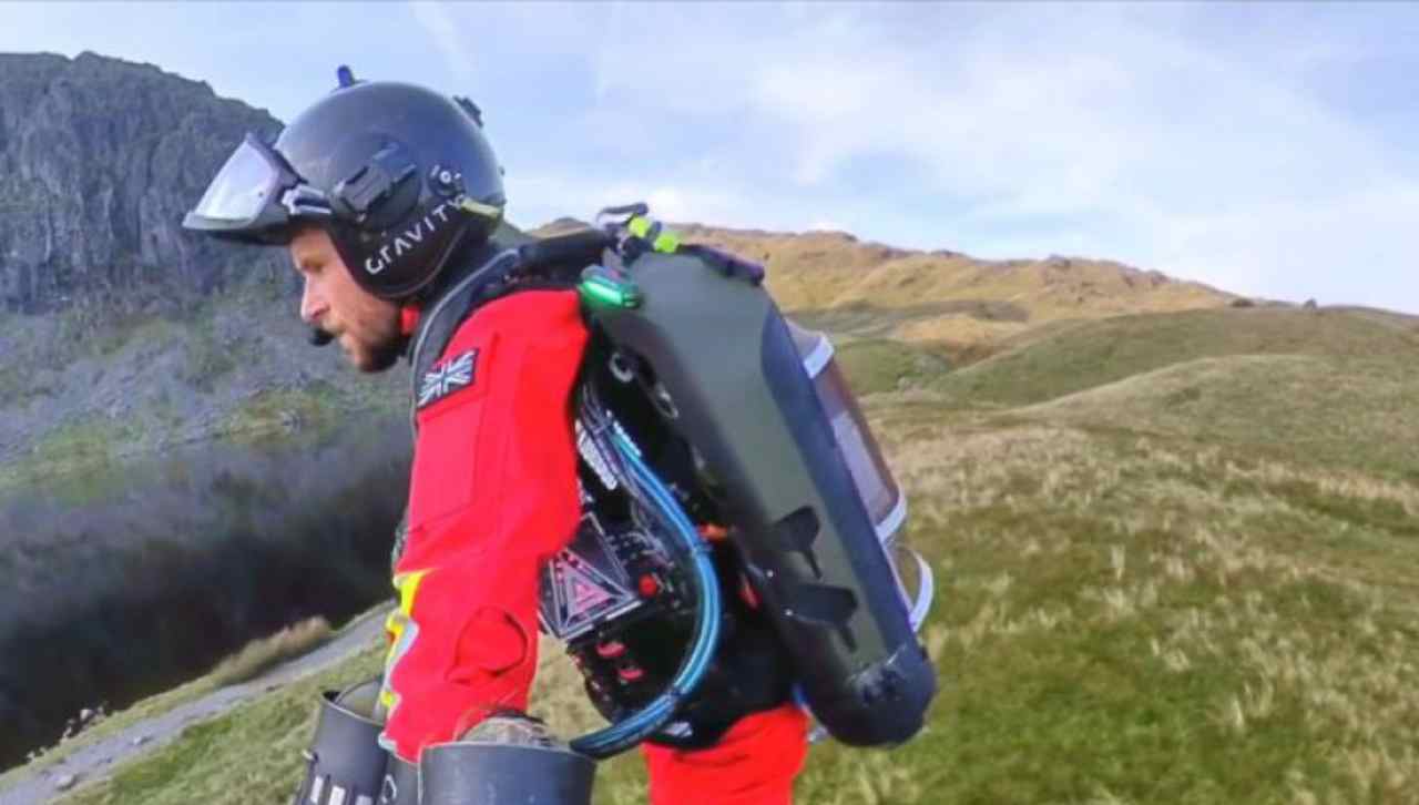 Soccorsi in tempo record grazie ad un jetpack, il nuovo metodo potrebbe essere il futuro