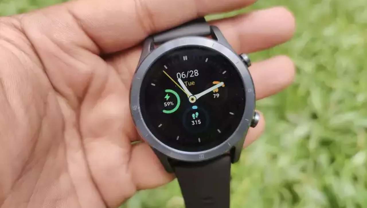 Realme TechLife Watch R100, svelato il nuovo modello smartwatch
