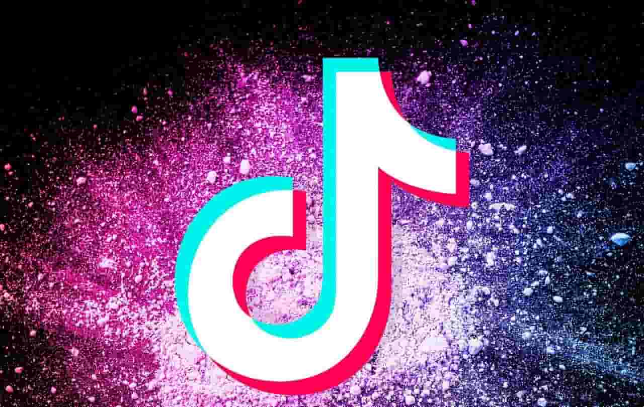 tiktok logo decorato