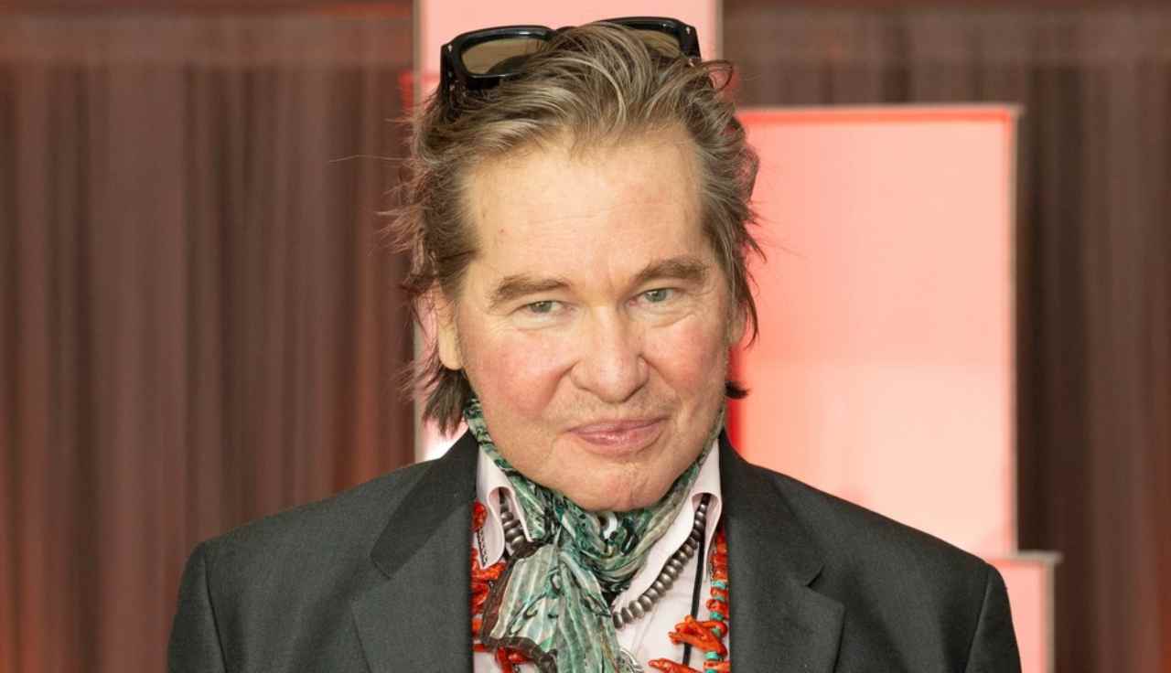 Val Kilmer torna a parlare in Top Gun Maverick, grazie all'intelligenza artificiale ha riacquistato la voce