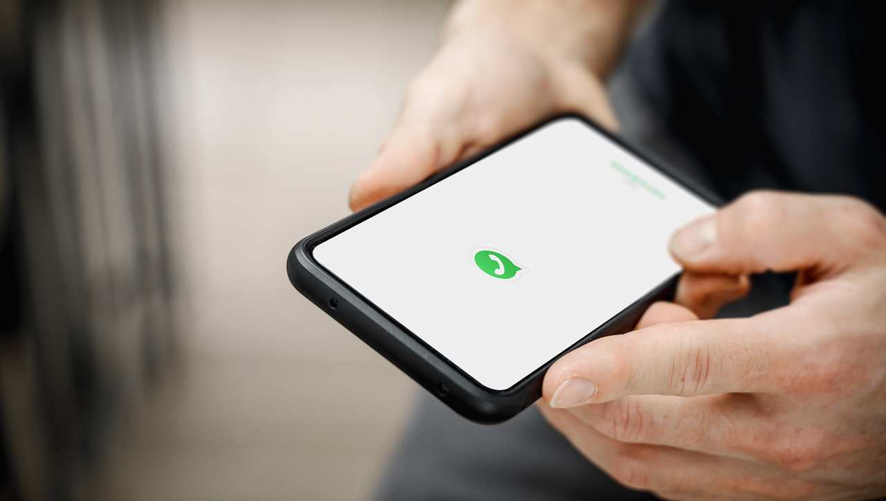 La nuova funzione di Whatsapp permette di chattare senza aprirlo, come fare?