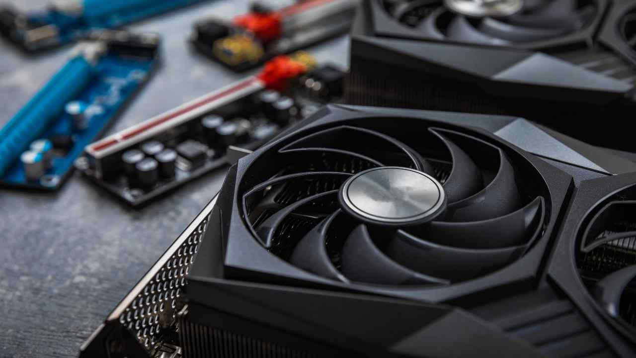 Riciclare tech e guadagnare? Scopri l'e-mining, potresti trovare una miniera d'oro