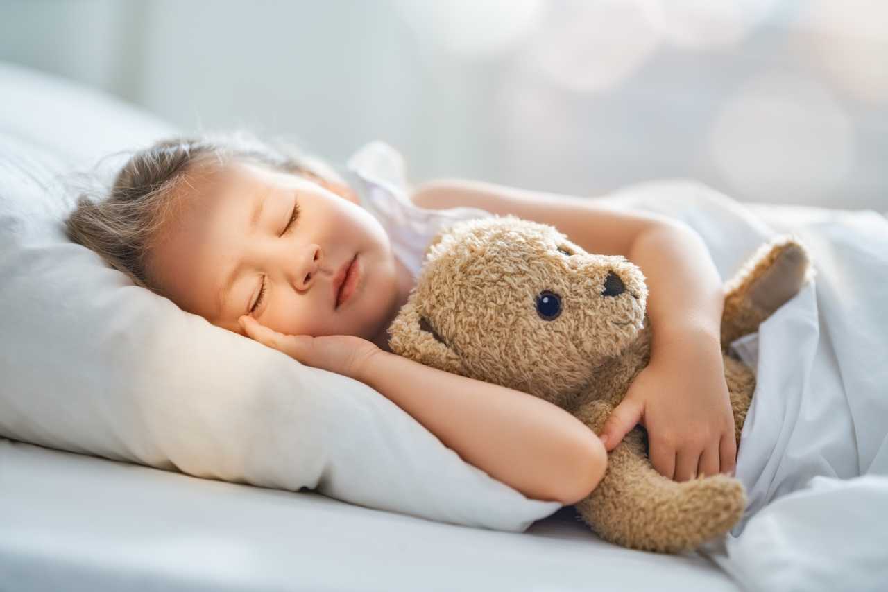 Bambina addormentata - Androiditaly.com 20220926