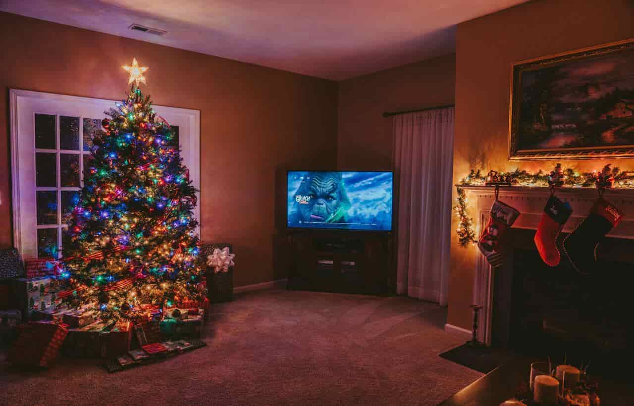 tv natalizia in salotto