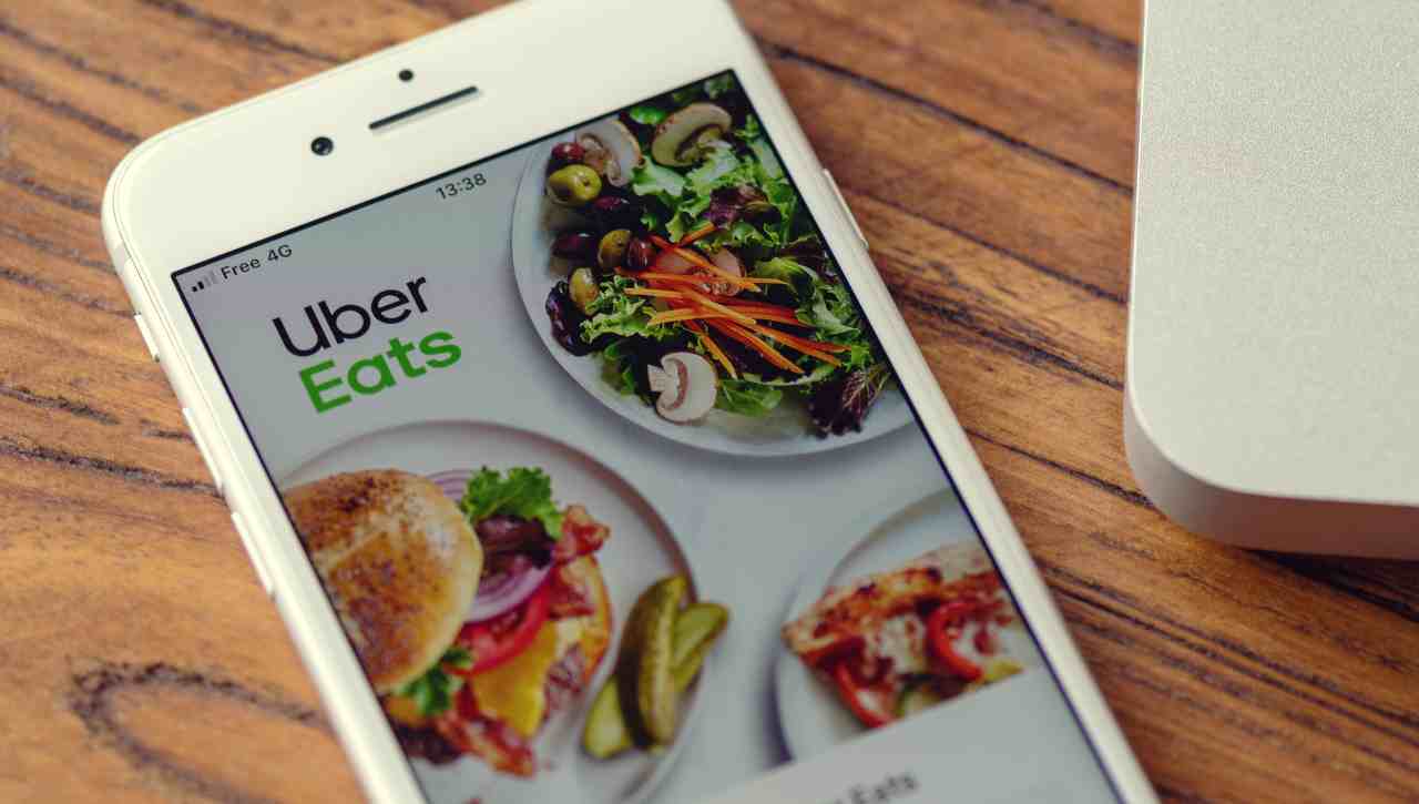 Uber Eats ci mostra il futuro del delivery con Nuro e i suoi mezzi a guida autonoma