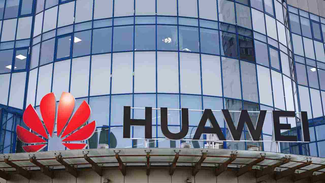 Huawei Headquarter - Androiditaly.com 20221030