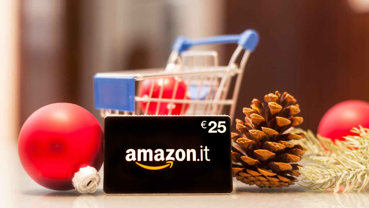 Su Amazon, Shake Your Xmas anticipa il Natale: mancano solo due mesi, arriva preparato con queste offerte