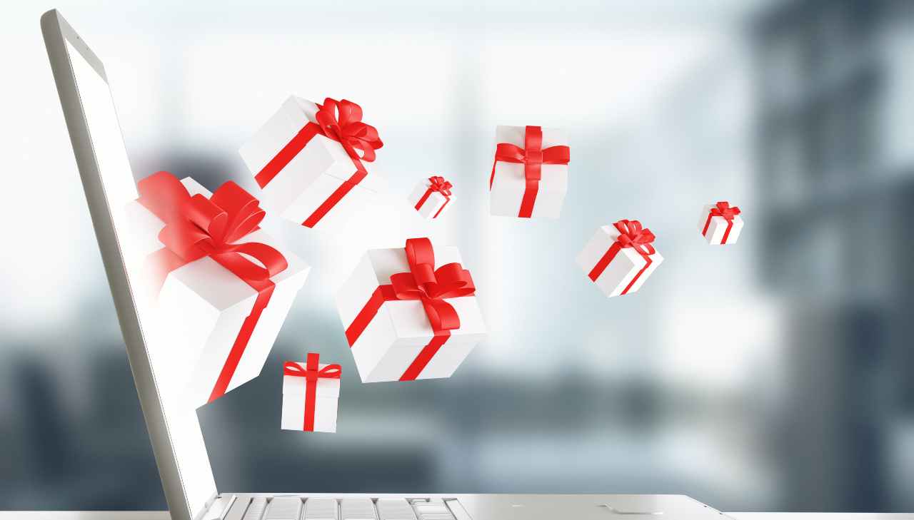 Su Amazon, Shake Your Xmas anticipa il Natale: mancano solo due mesi, arriva preparato con queste offerte