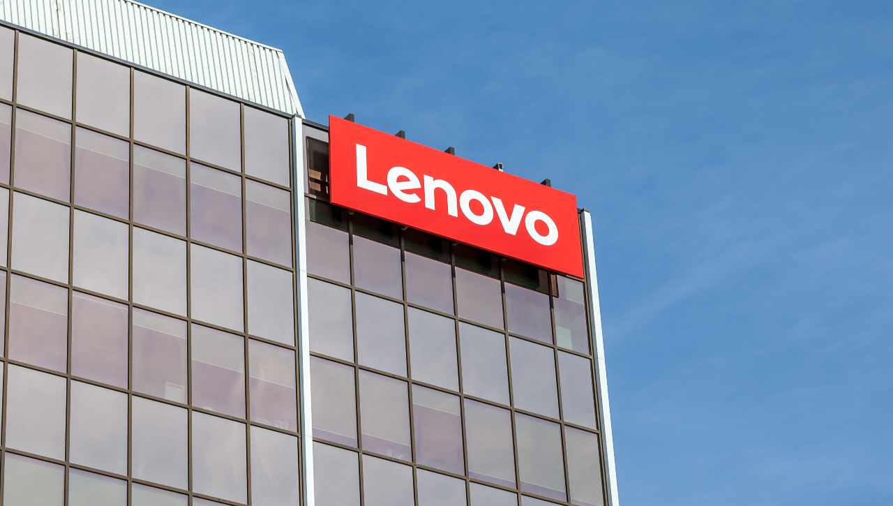 Lenovo rivela due smartphone in arrivo su base Motorola: ecco come saranno - rumors