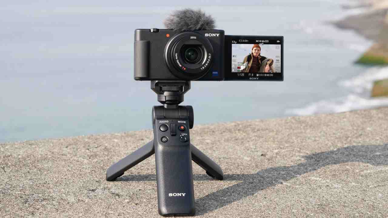 Sony ZV-1F un nuovo gioiello per i Vlogger: piccola, compatta e performante, ecco com'è
