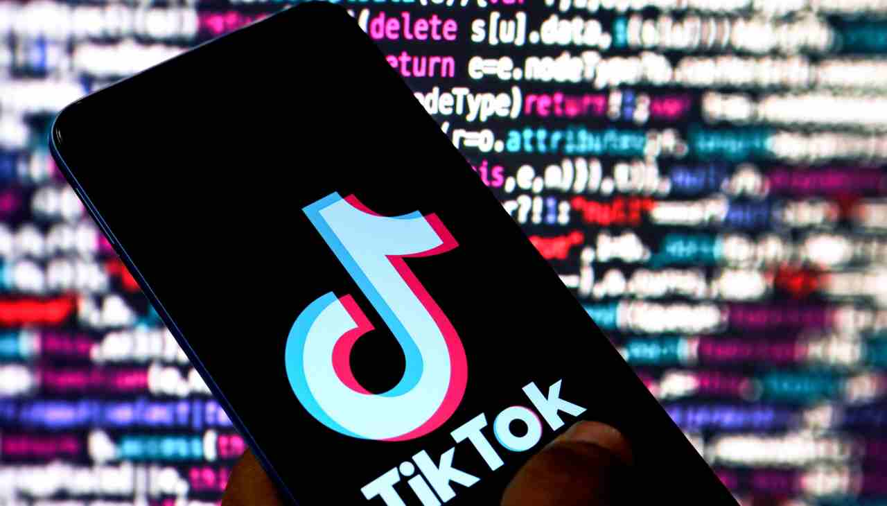 TikTok torna nel mirino degli USA: ecco perchè il social ora rischia grosso...