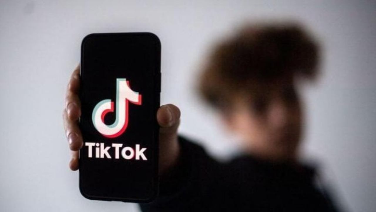 TikTok torna nel mirino degli USA: ecco perchè il social ora rischia grosso...