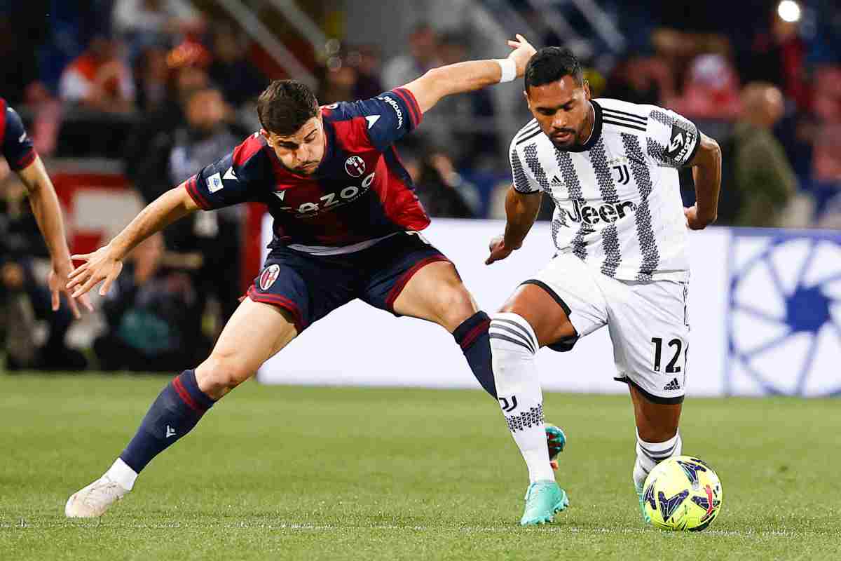 Calciomercato Juventus rinnovo Alex Sandro
