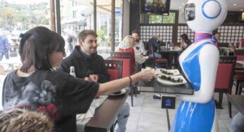 I robot camerieri sbarcano in Italia e puoi anche sceglierli, ecco come
