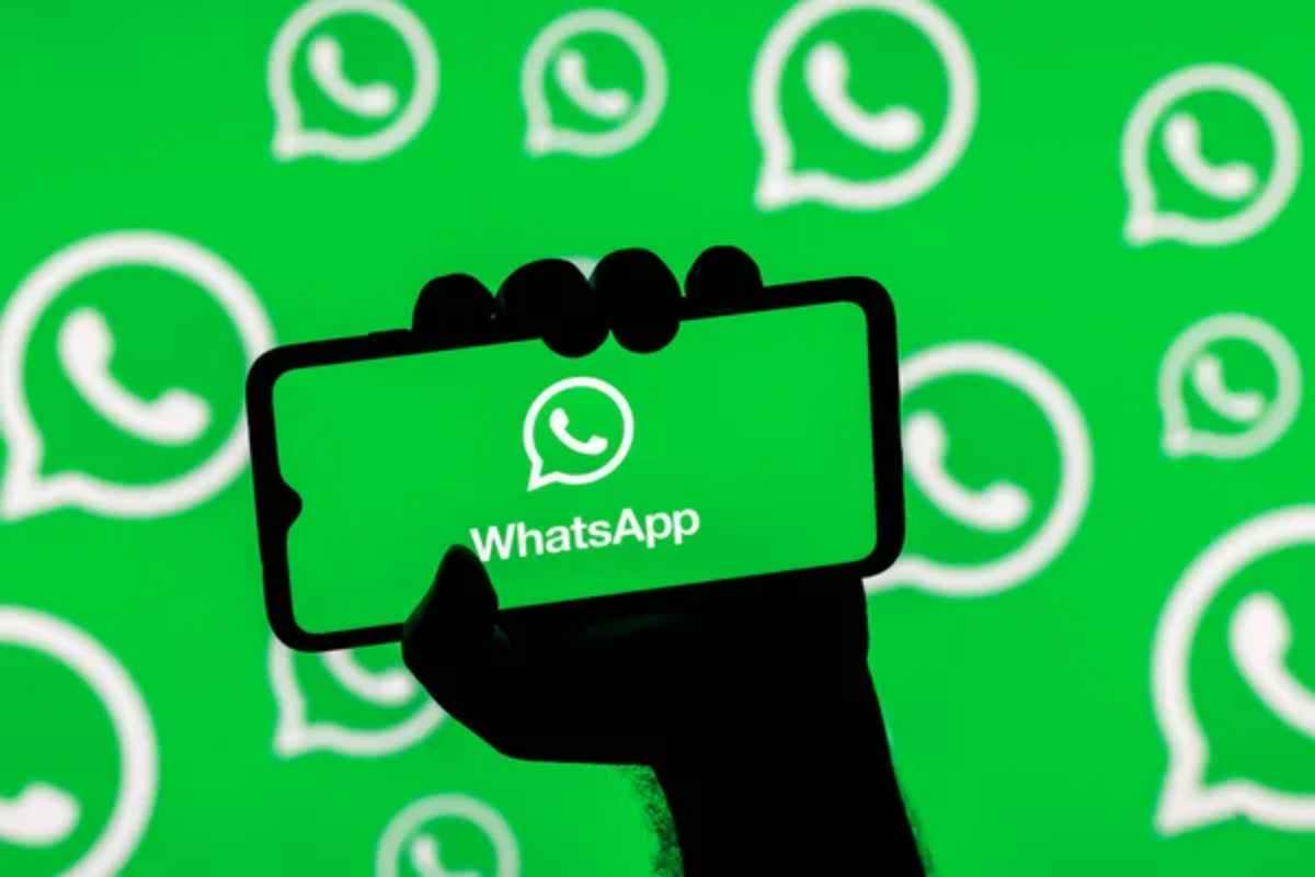 Rimozione limite di messaggi su WhatsApp